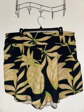 SHEIN Black Tropical Leaf Print Women's Shorts